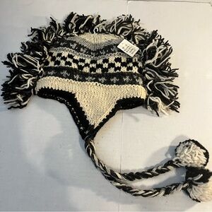 Handmade Nepal 100% Wool Mohawk Earflap Beanie Black White Fleece Lined Chullo